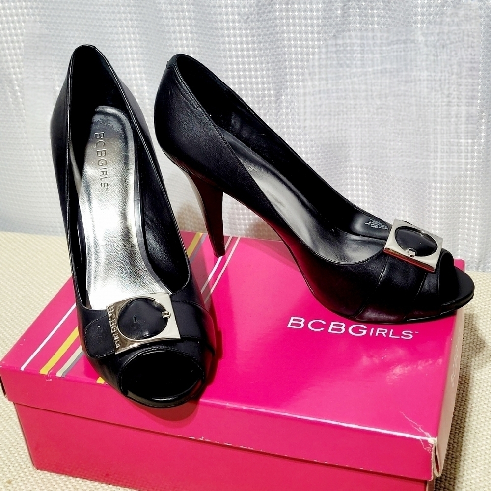 NWOT BCBGirls Black Peep toe with Silver Buckle 4" High Heels (9M)